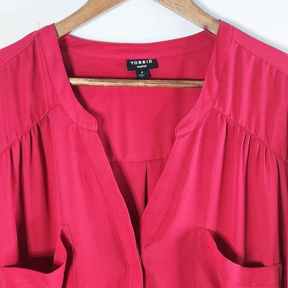 Torrid Womens Red Harper Georgette 3/4 Roll Tab Sleeve Blouse Size 4X Flowy - Picture 2 of 10